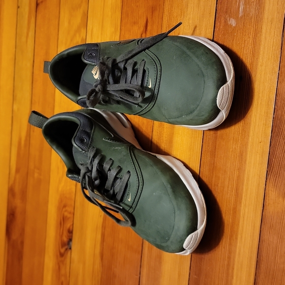 Nike running shoes - Picture 3 of 9